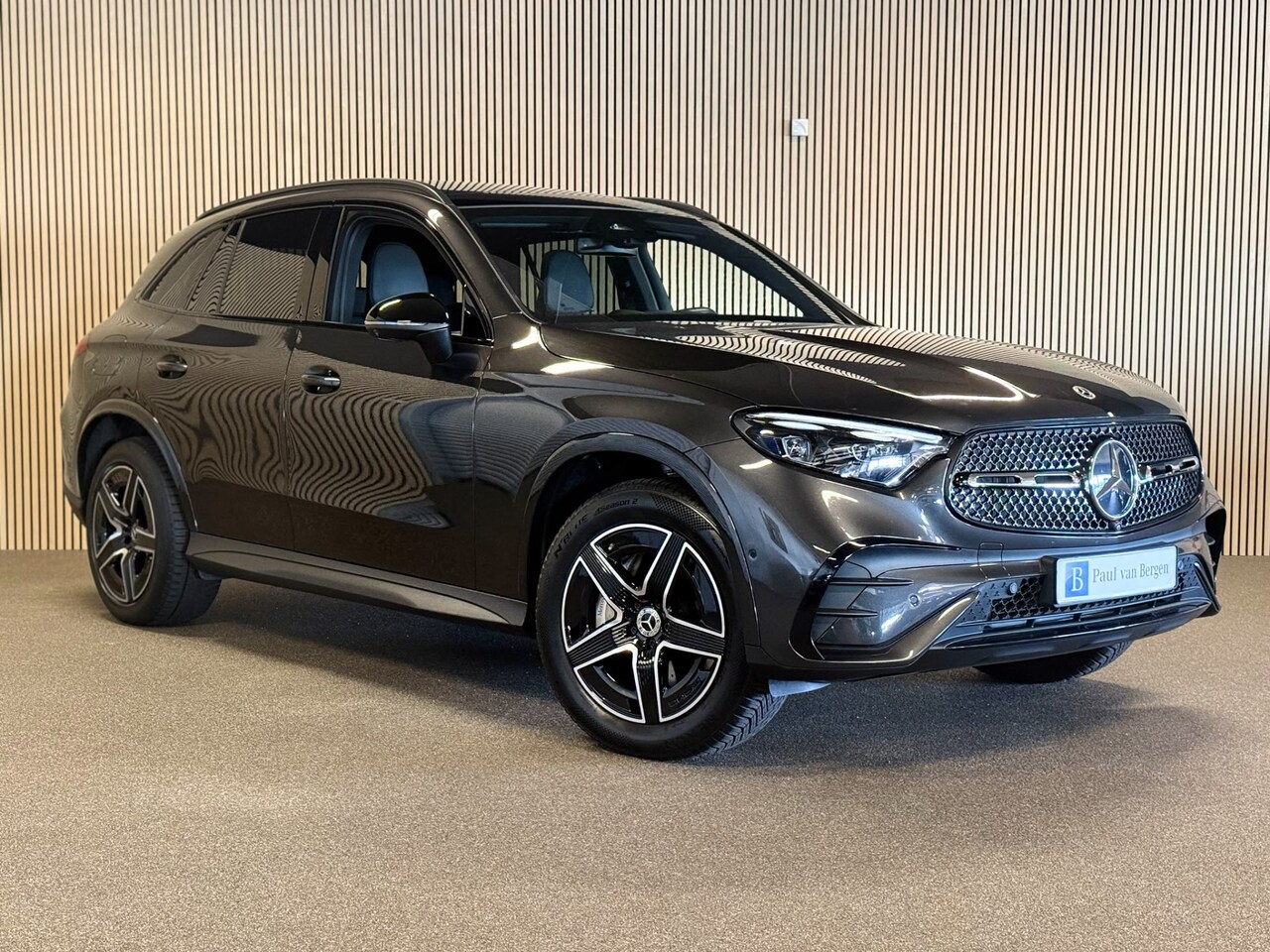 Mercedes-Benz GLC-klasse - 300e 4 Matic AMG STYLING-PANORAMA-TREKHAAK-MEMORY-NIGHT-ACC-360 CAMERA-COMPLEET - AutoWereld.nl