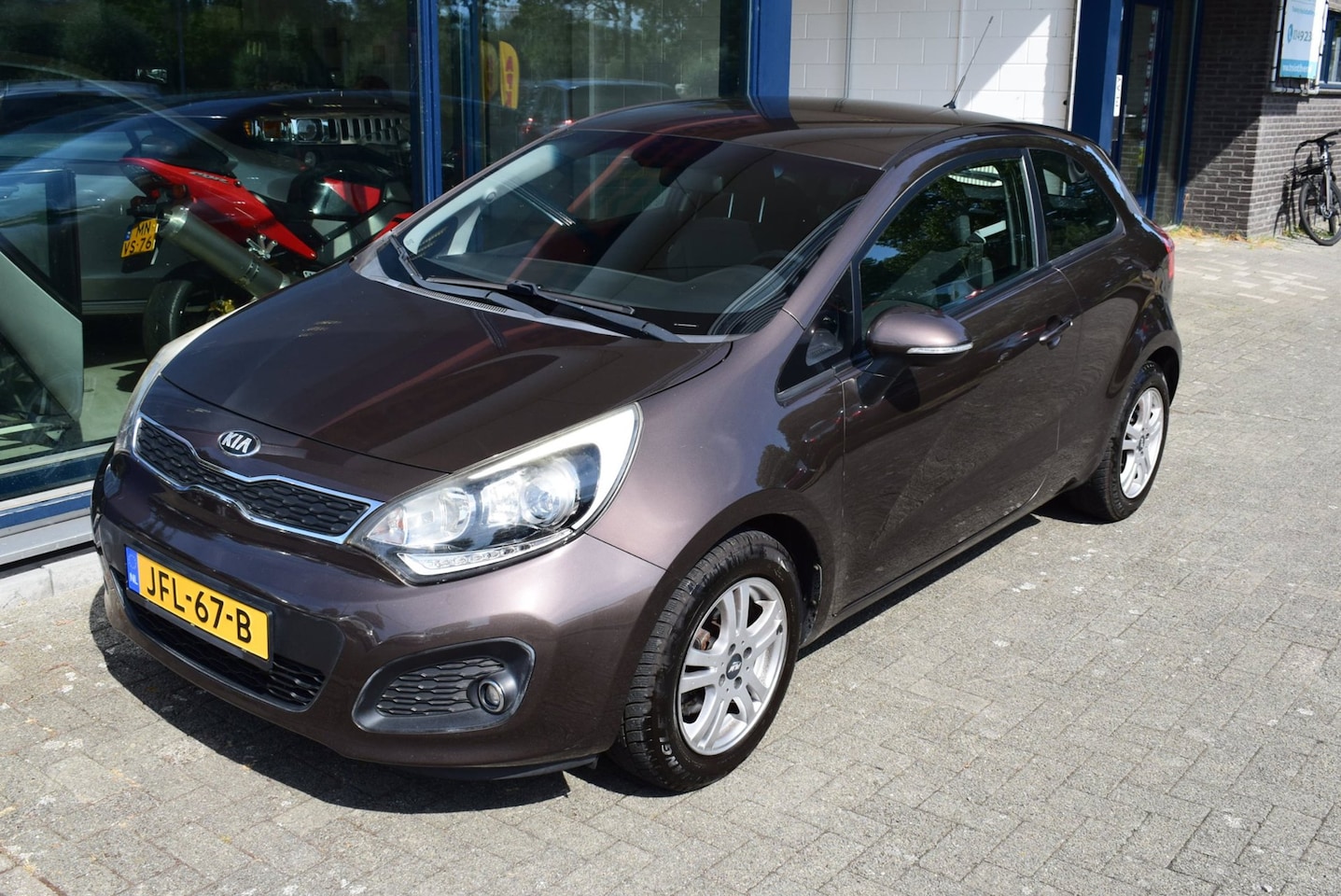 Kia Rio - 1.2 CVVT Comfort Pack // Climate Control, Bluetooth, lichtmetalen velgen - AutoWereld.nl