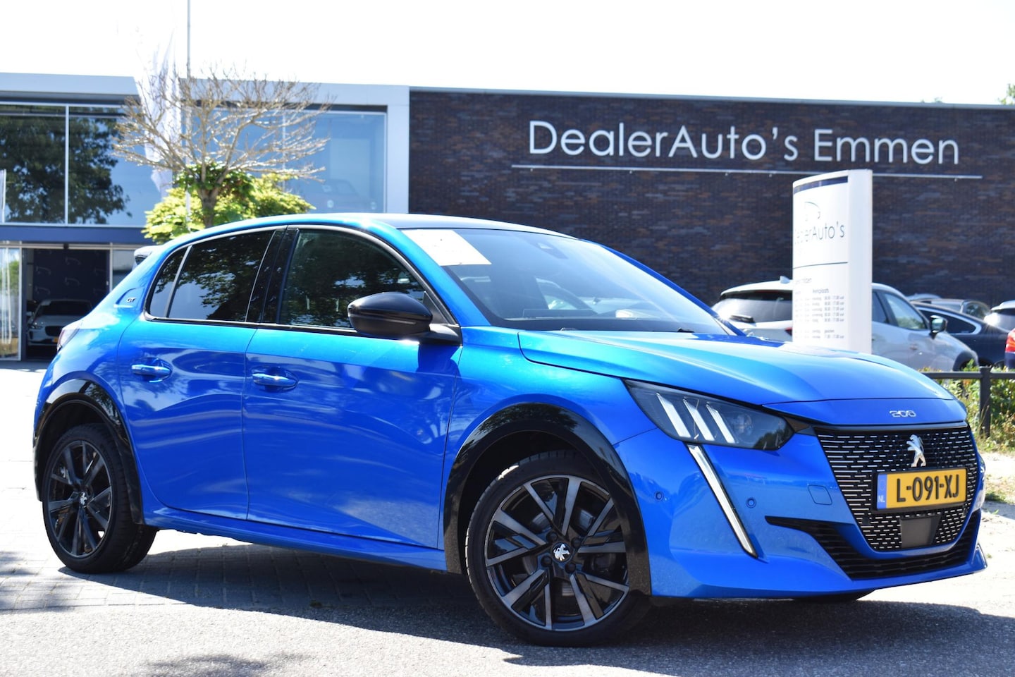 Peugeot 208 - 1.2 131pk GT Pack PANODAK LMV PRIV.GLASS - AutoWereld.nl