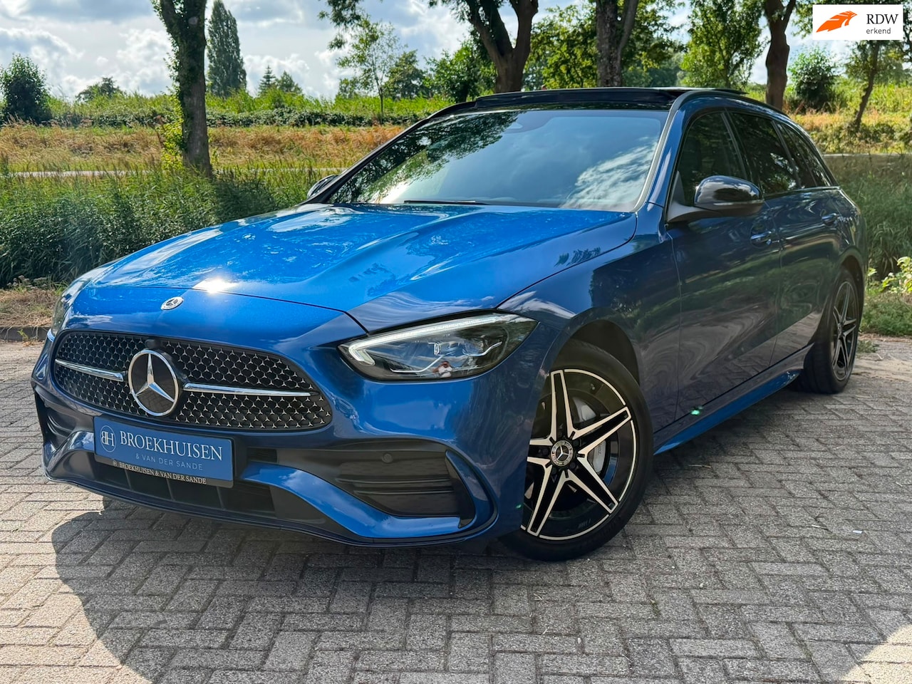 Mercedes-Benz C-klasse Estate - 300 e AMG Line 313pk NIGHTPAKKET / Camera / Stoelverwarming SOH 97,2% - AutoWereld.nl