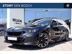 BMW 5-serie Touring - 530e M Sport Automaat / Panoramadak / M Multifunctionele stoelen / Adaptieve LED / Comfort