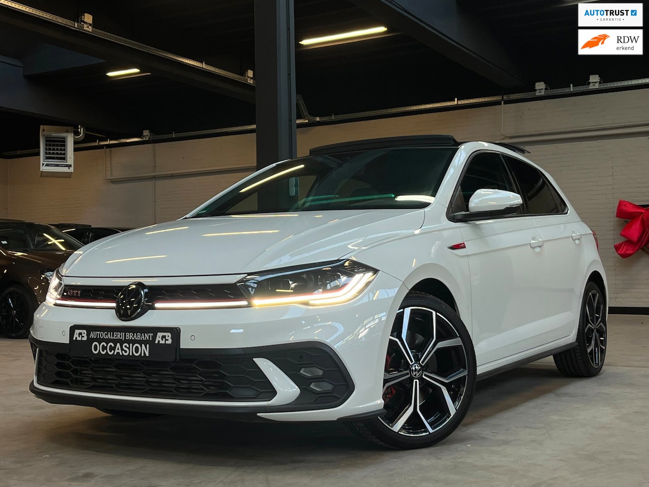 Volkswagen Polo - 2.0 TSI GTI Pano/IQlight/Virtual/ACC/Camera - AutoWereld.nl