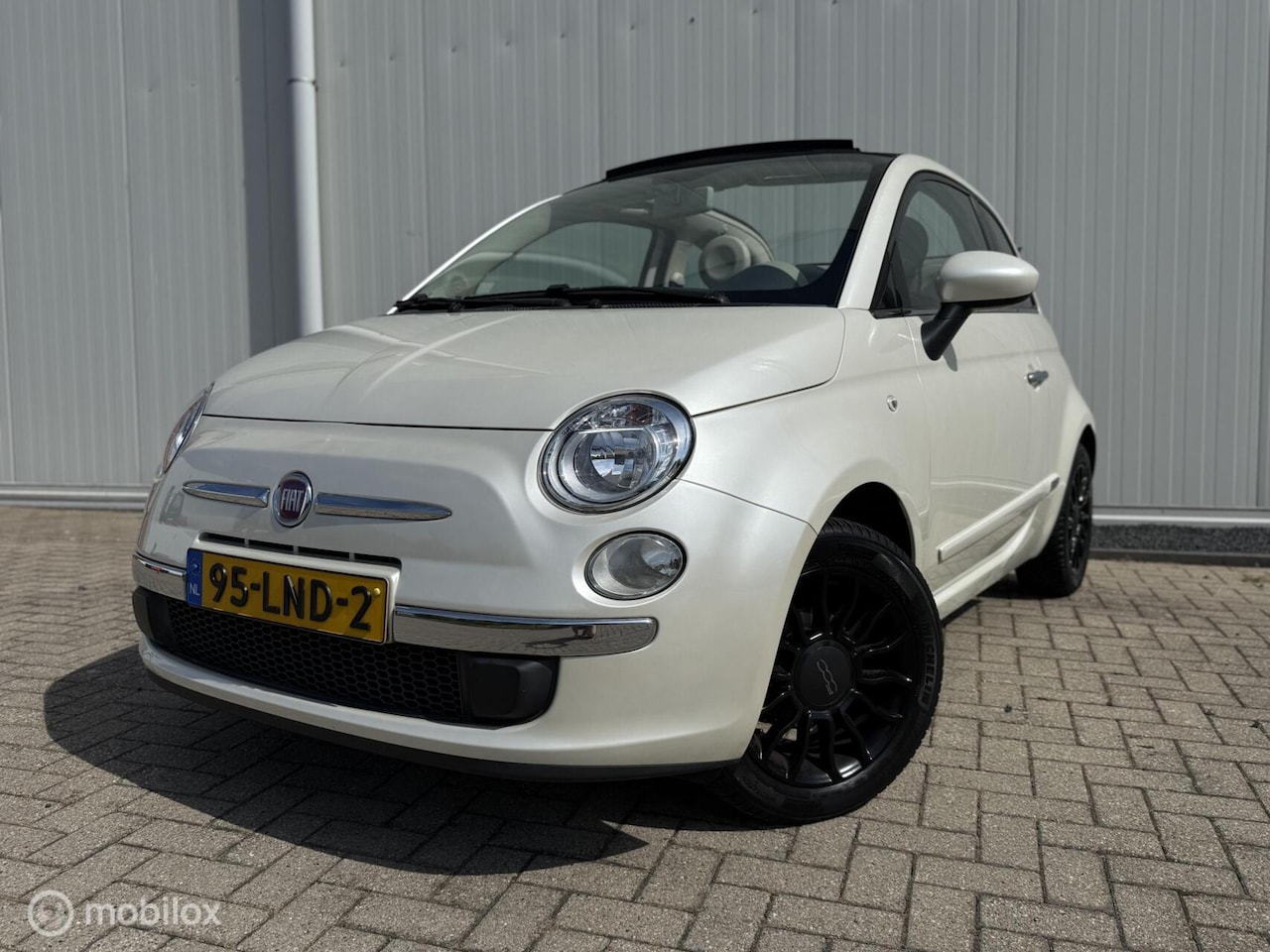 Fiat 500 - 1.2 Lounge Automaat Airco Pelle Frau P sens APK NAP - AutoWereld.nl