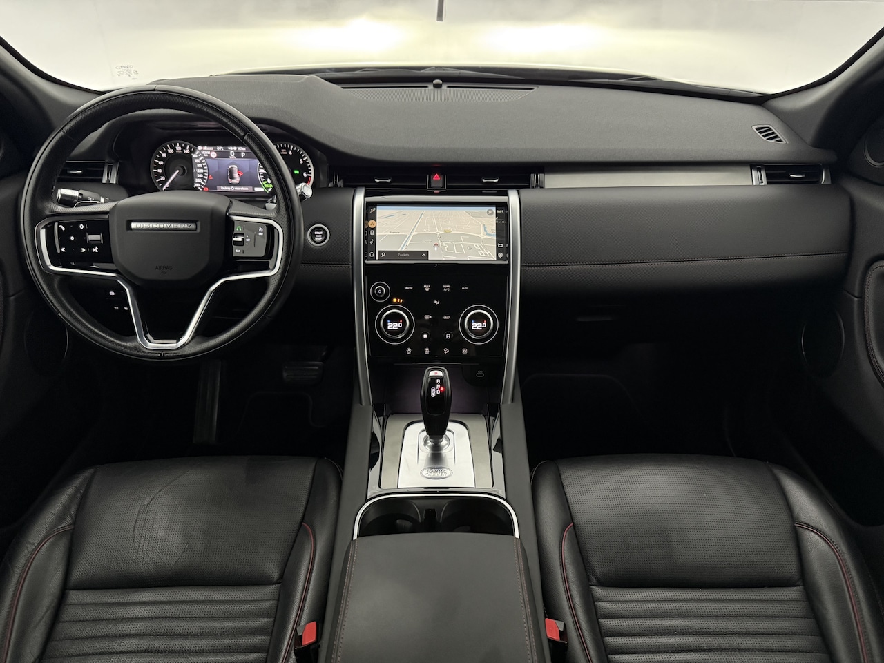 Land Rover Discovery Sport - P300e PHEV AWD R-Dynamic S | Snelladen | Camera | Memory | Cruise | Carplay | Navi | Parke - AutoWereld.nl