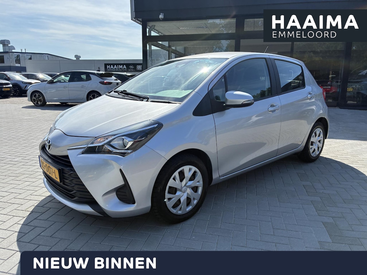 Toyota Yaris - 1.0 VVT-i Aspiration 5-Deurs | Climate control | Camera | Navigatie | Cruise control | Ele - AutoWereld.nl