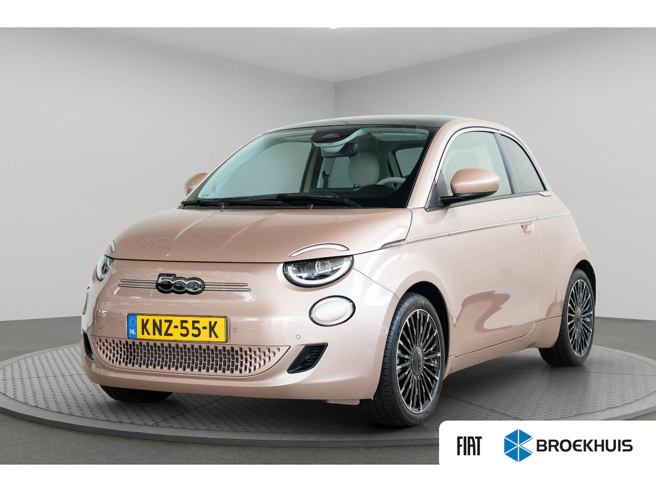 Fiat 500 - La Prima 42 kWh | SOH 93,5% | Panoramadak | Camera | Stoelverwarming | Navigatie | Keyless - AutoWereld.nl