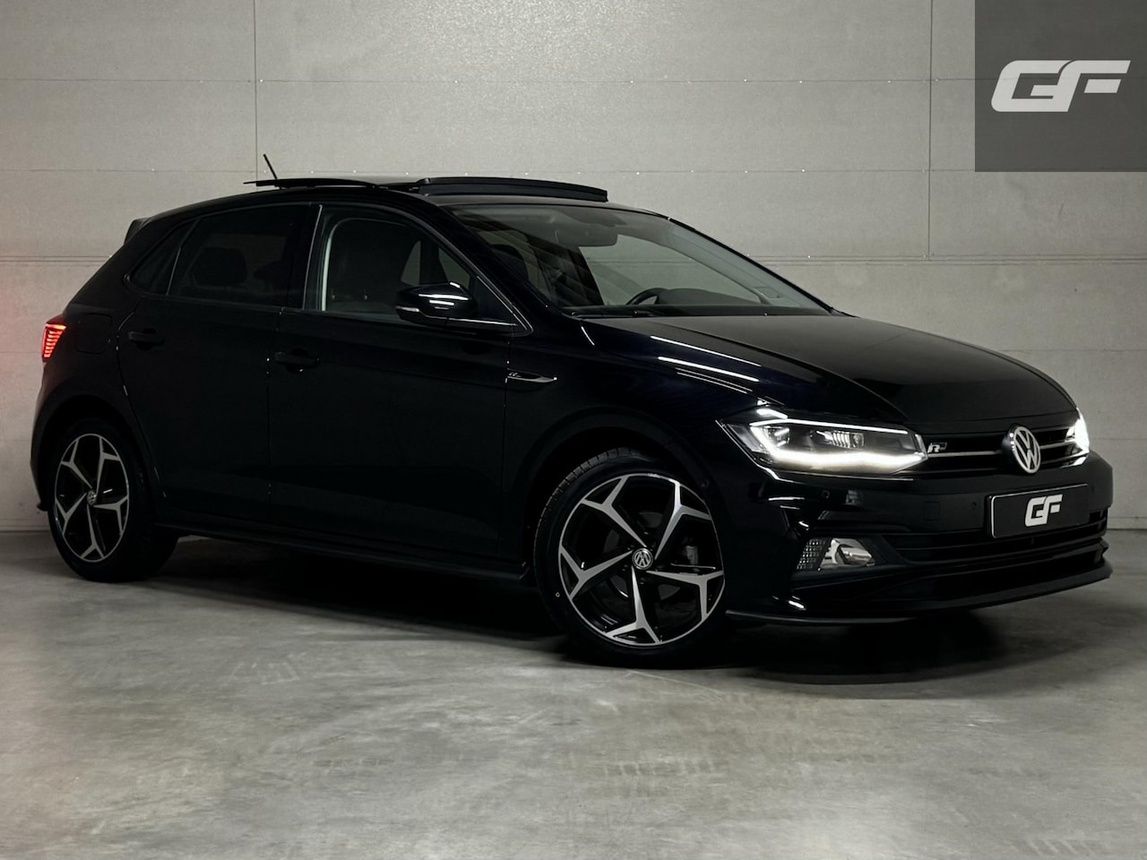 Volkswagen Polo - 1.0 TSI 2x R-Line Pano Virtual DSG Beats NAP - AutoWereld.nl