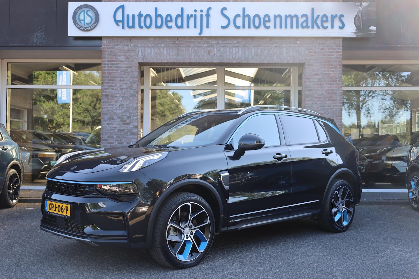 Lynk & Co 01 - 1.5 TREKHAAK ZWARTE-HEMEL ROLHOES MY23 360-CAMERA PANO/SCHUIF INFINITY DAB NAVI CARPLAY ST - AutoWereld.nl