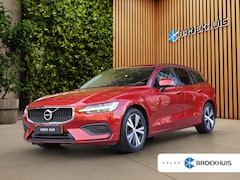Volvo V60 - 2.0 B3 Momentum | 1e Eigenaar | Dealer onderhouden | Trekhaak | Camera | Stuur/stoelverwar
