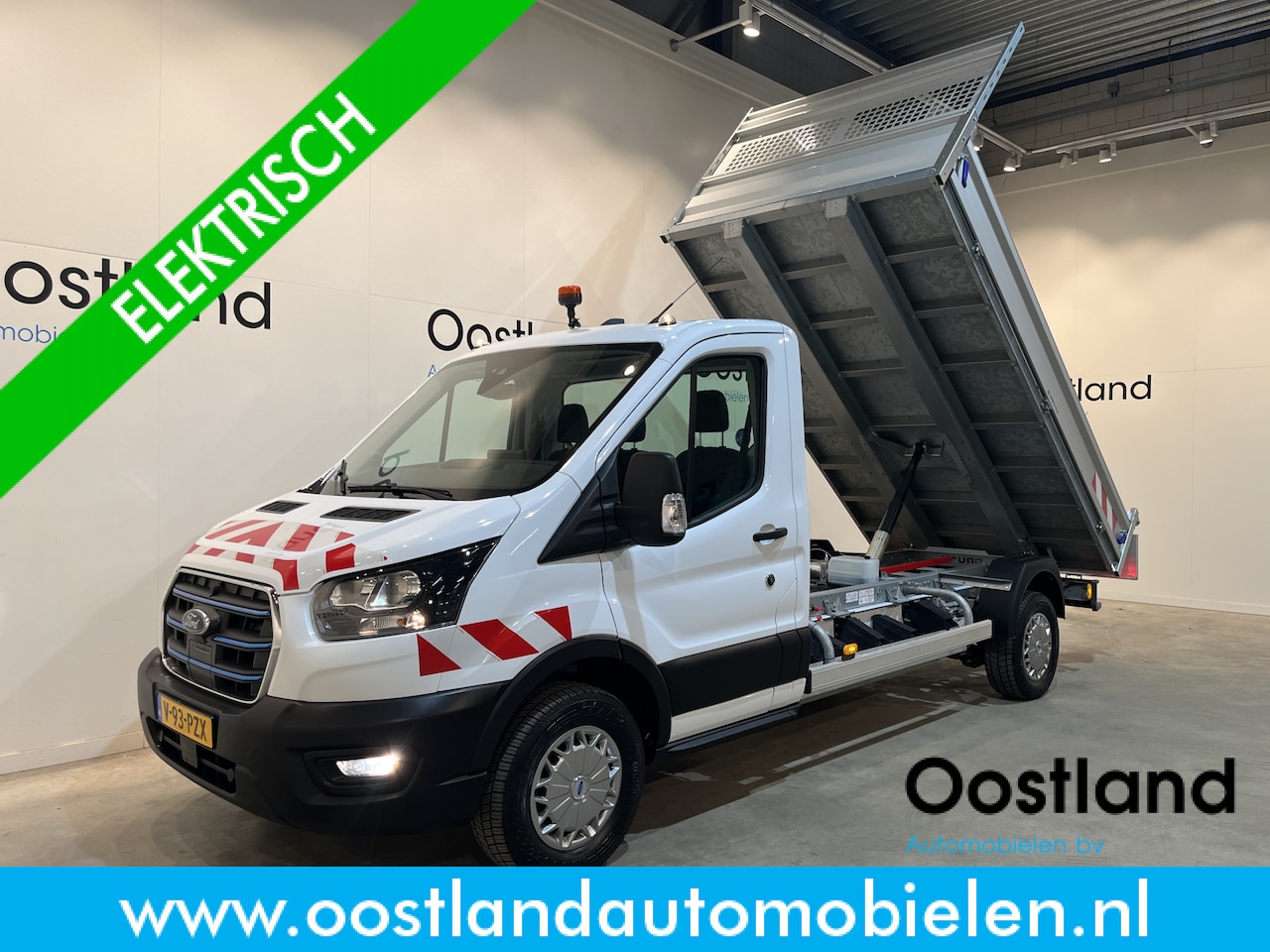 Ford E-Transit - 350 L3H1 Trend 68 kWh RWD Kipper / Tipper / 100% Elektrisch / Airco / Cruise Control / Cam - AutoWereld.nl