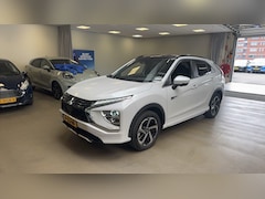 Mitsubishi Eclipse Cross - 2.4 PHEV Instyle | Pano | Trekhaak | Leder | 360Camera | Head-Up Display |