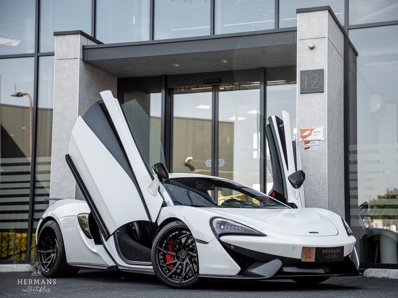 McLaren 570S - 3.8 V8 / Akrapovic / Novitec / Org. NL / Carbon - AutoWereld.nl