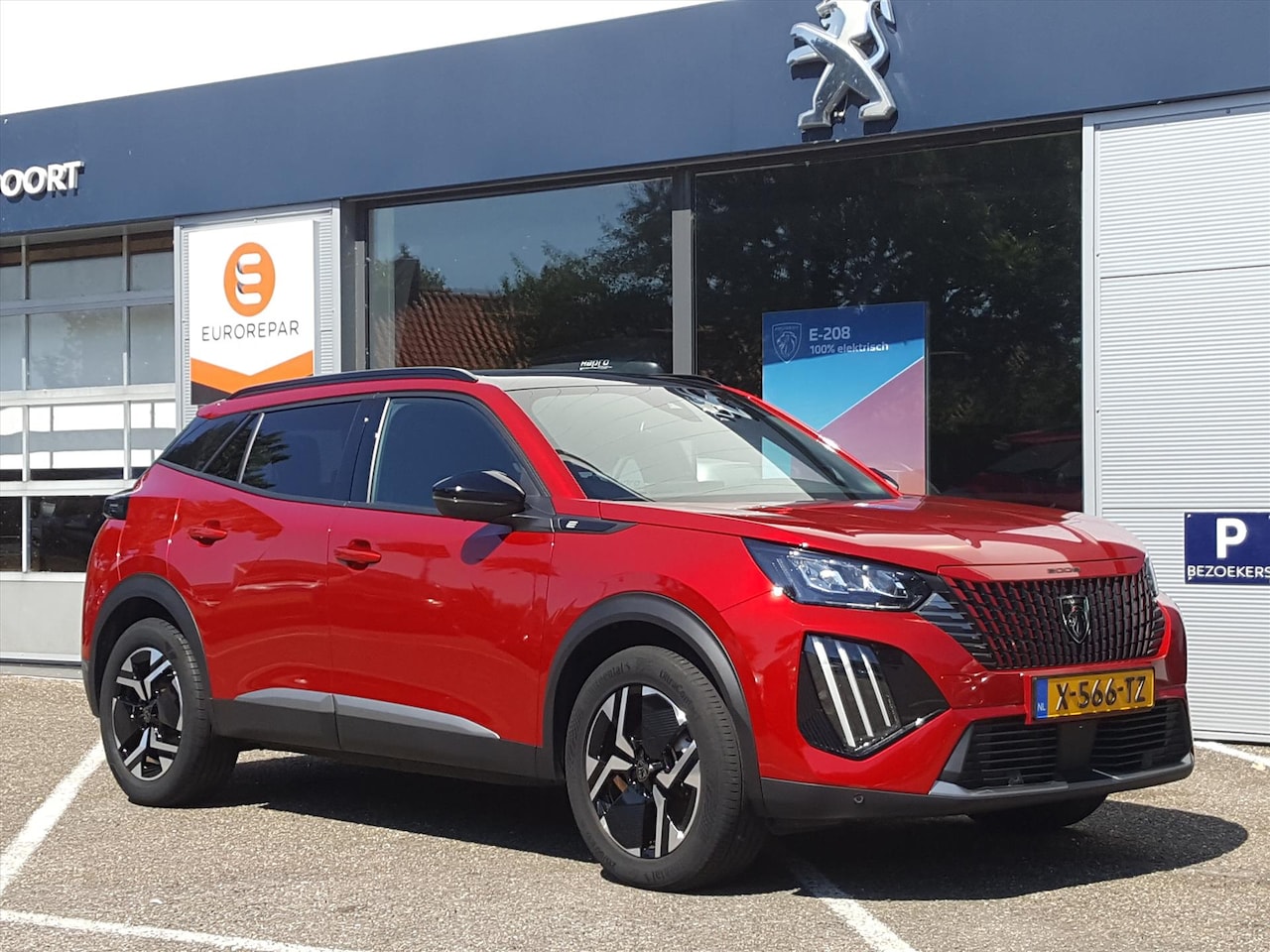 Peugeot e-2008 - ALLURE EV 54kWh 156pk GROOTSTE RANGE 400KM|Glazen schuif-/panodak|Warmtepomp|Stoelverwarmi - AutoWereld.nl