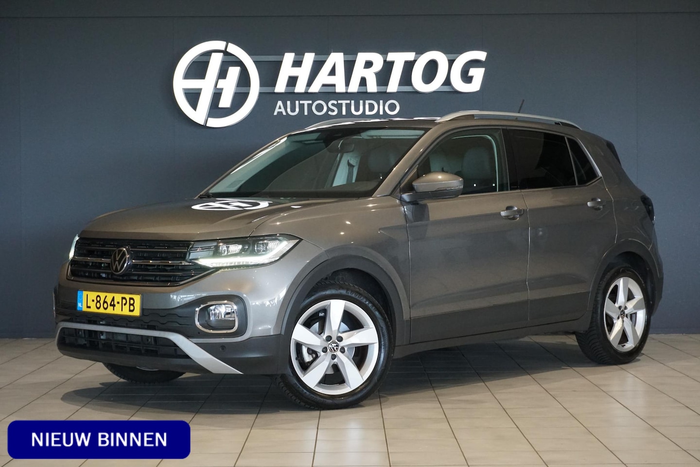 Volkswagen T-Cross - 1.0 TSI Style AUT. + TREKHAAK / DIGITALE COCKPIT / NAVIGATIE / - AutoWereld.nl