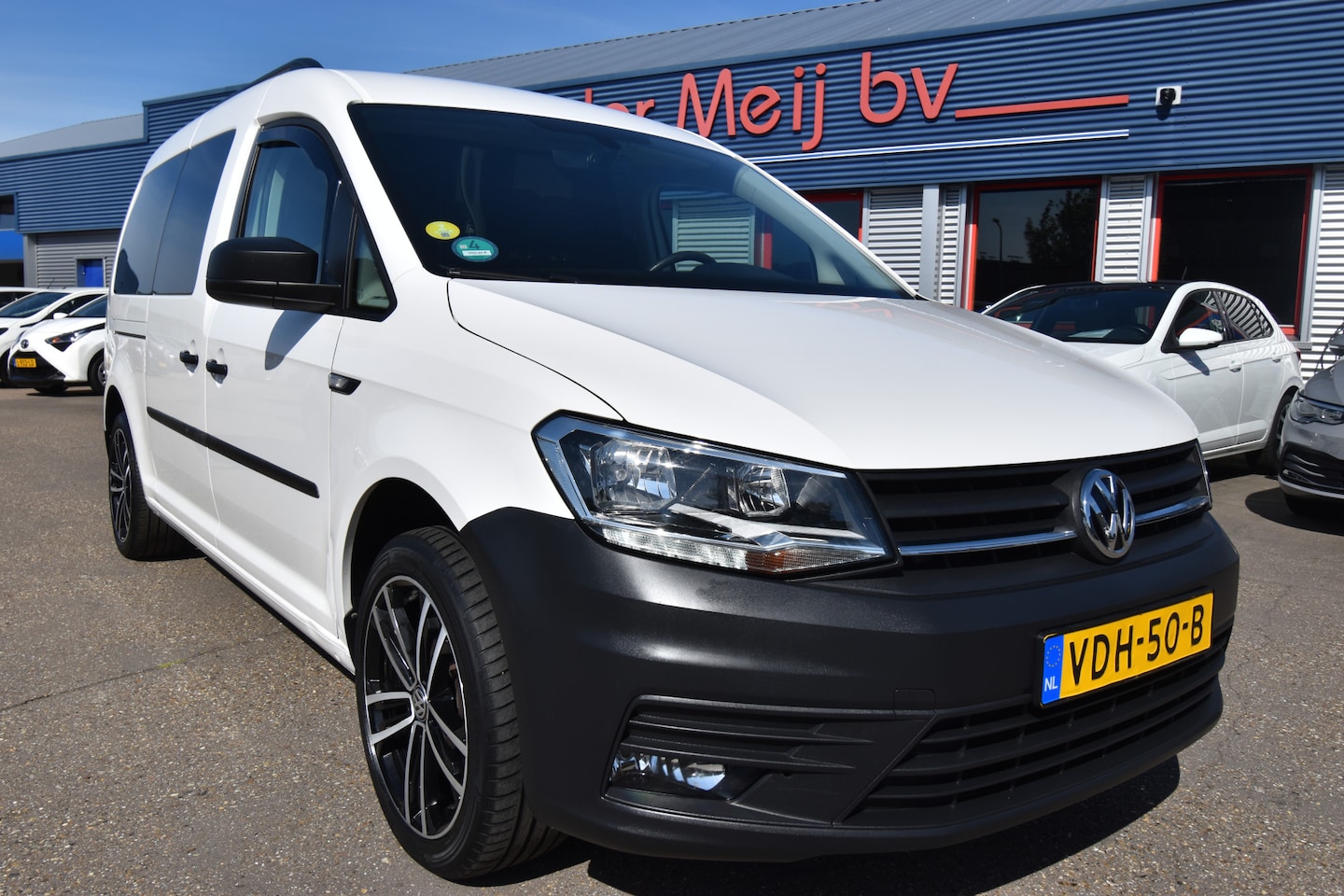 Volkswagen Caddy Maxi - 2.0 TDI L2H1 BMT Comfortline , !!! MARGE AUTO !!!!! , AIRCO , CR CONTR , TREKHAAK , BETIMM - AutoWereld.nl