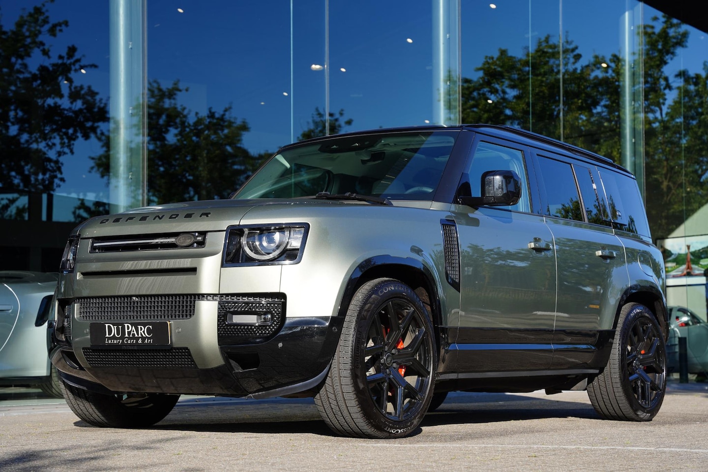 Land Rover Defender 110 - 2.0 P300e 110 X-Dynamic SE 2.0 P300e 110 X-Dynamic SE - AutoWereld.nl