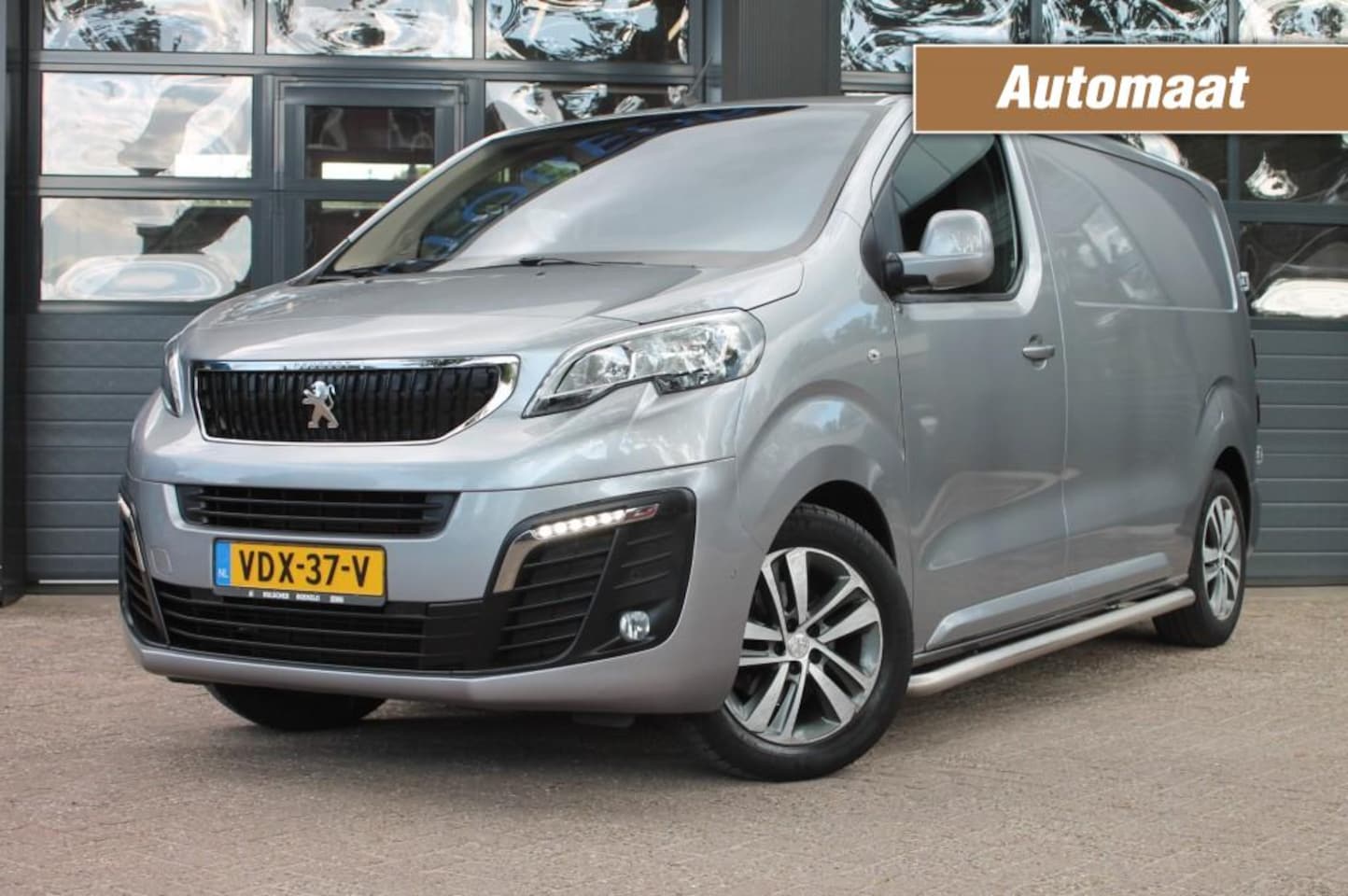Peugeot Expert - 2.0 BlueHDI 120 Standard Asphalt Automaat.  1e eigenaar **NL-Auto** - AutoWereld.nl