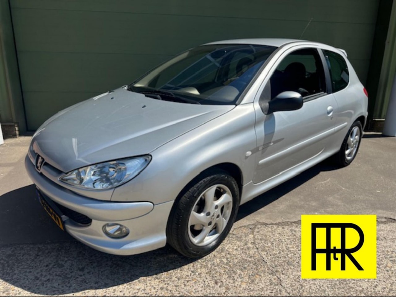 Peugeot 206 - 1.6-16V Quiksilver Lage km-stand - AutoWereld.nl