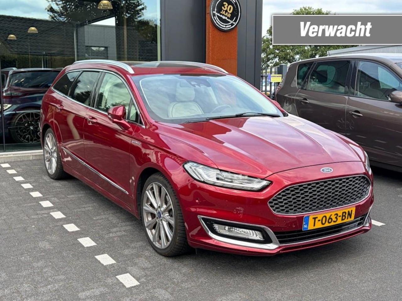 Ford Mondeo Wagon - Wagon 2.0i Vignale Pano Leder Massage Camera LED Trekhaak - AutoWereld.nl