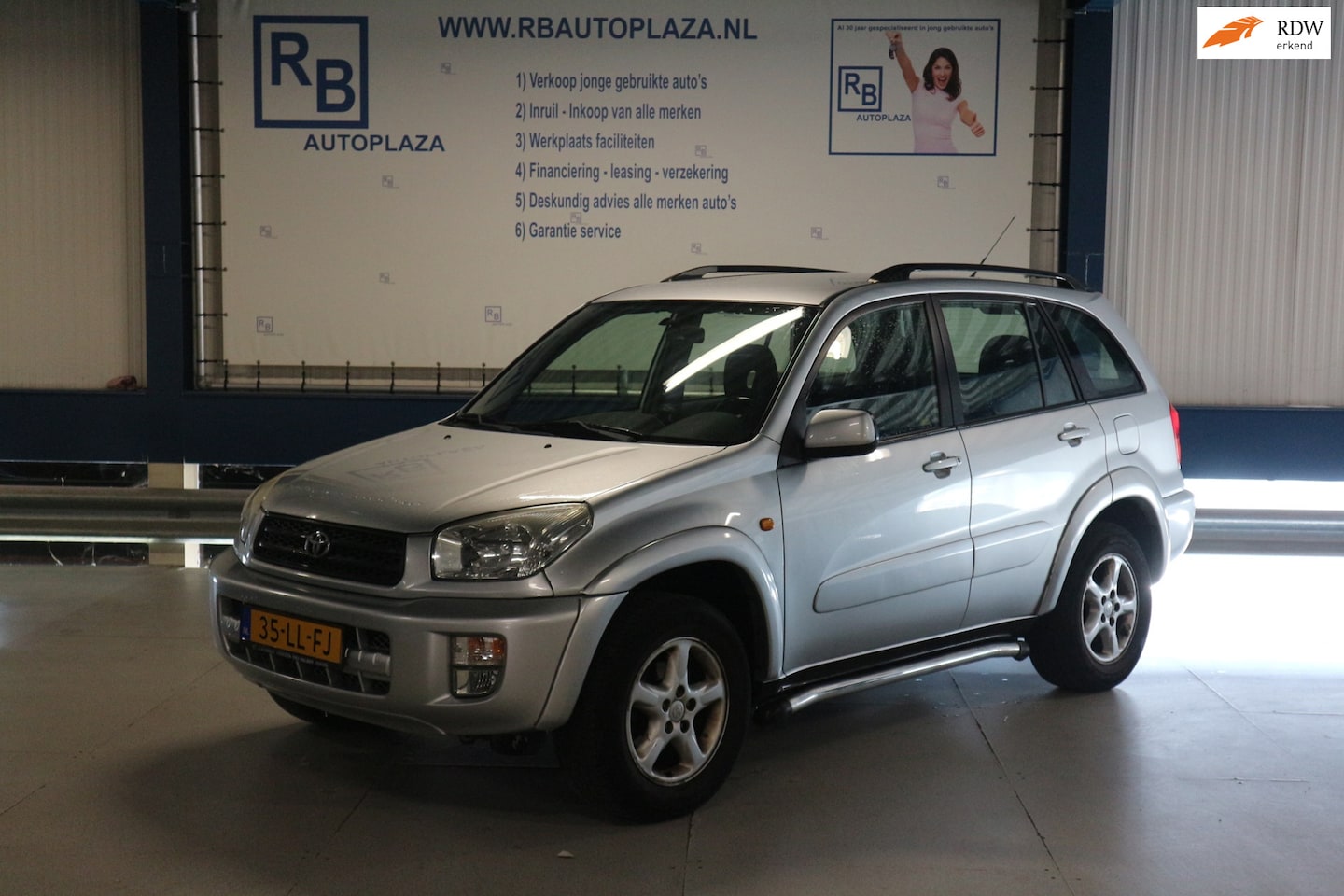 Toyota RAV4 - 2.0-16V VVT-i Sol / NW APK / AIRCO / 5 DRS / HAAK / TOP DEAL ! ! ! - AutoWereld.nl