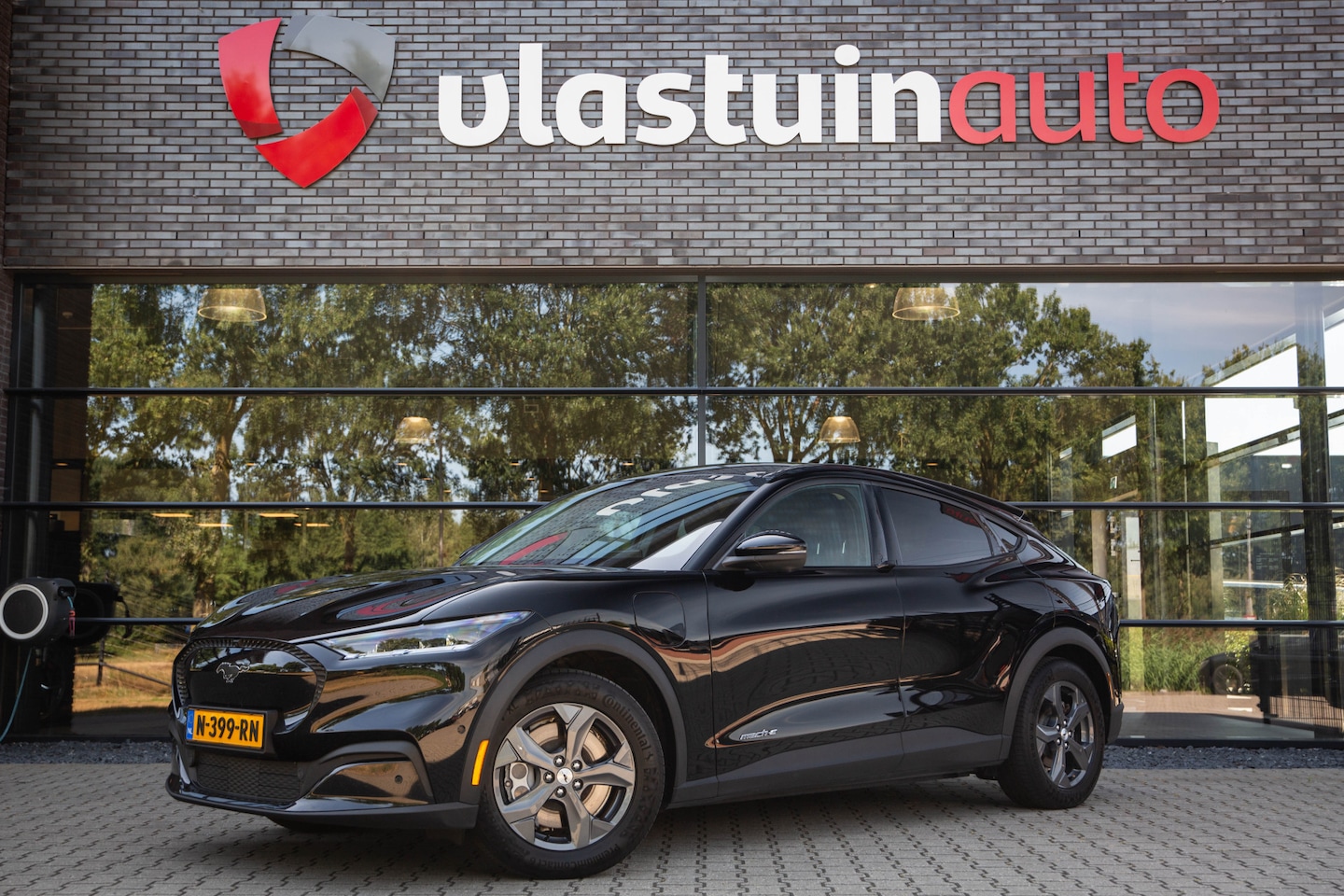Ford Mustang Mach-E - RWD 75 kWh , Stoel/stuurverwarming, Rondomzicht camera, Apple Carplay, - AutoWereld.nl