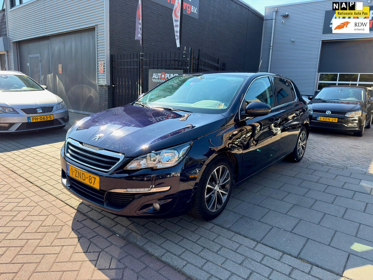 Peugeot 308 - 1.2 PureTech Style 1e Eigenaar! Airco Navi PDC NAP APK - AutoWereld.nl