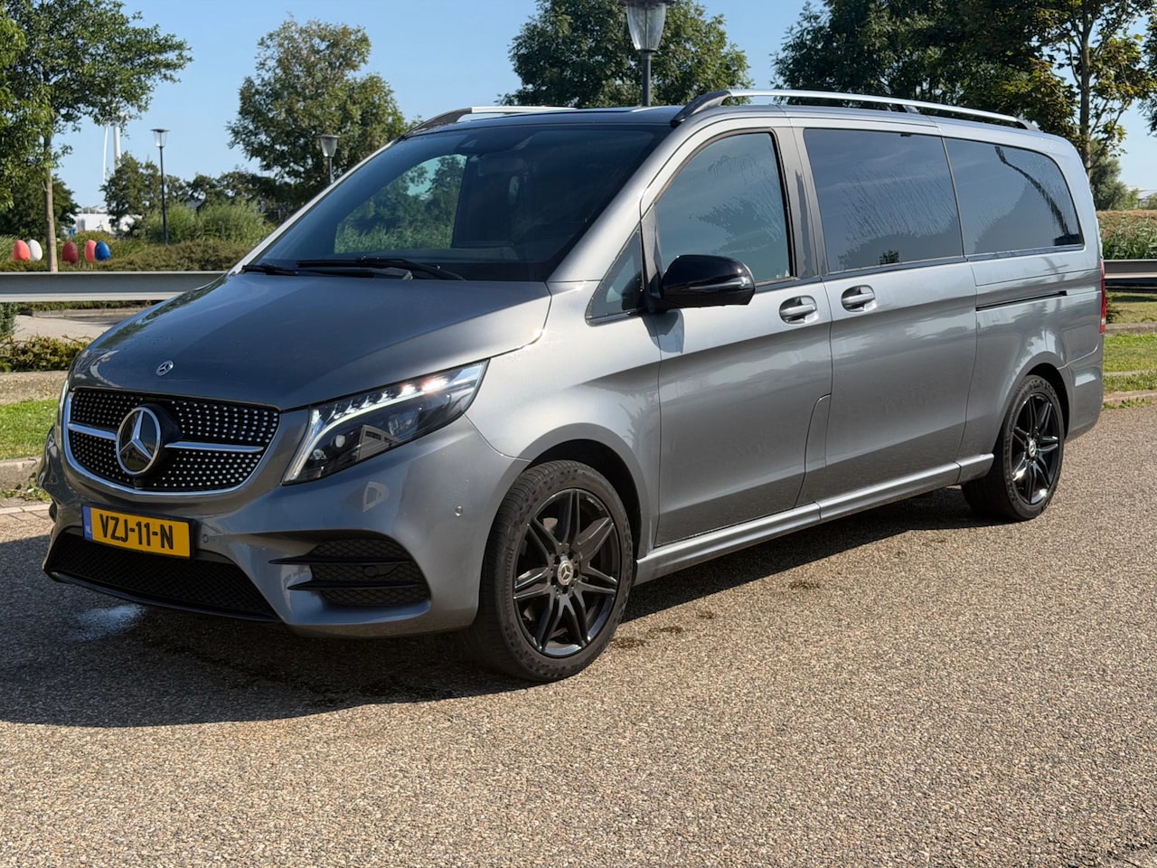 Mercedes-Benz V-klasse - 300d Extra Lang Avantgarde Edtion AMG 40000KM NL-Auto - AutoWereld.nl