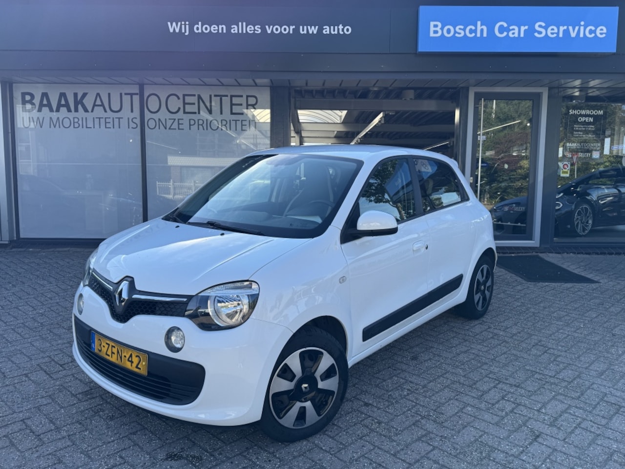 Renault Twingo - 1.0 SCe Expression | Airco | Navigatie - AutoWereld.nl