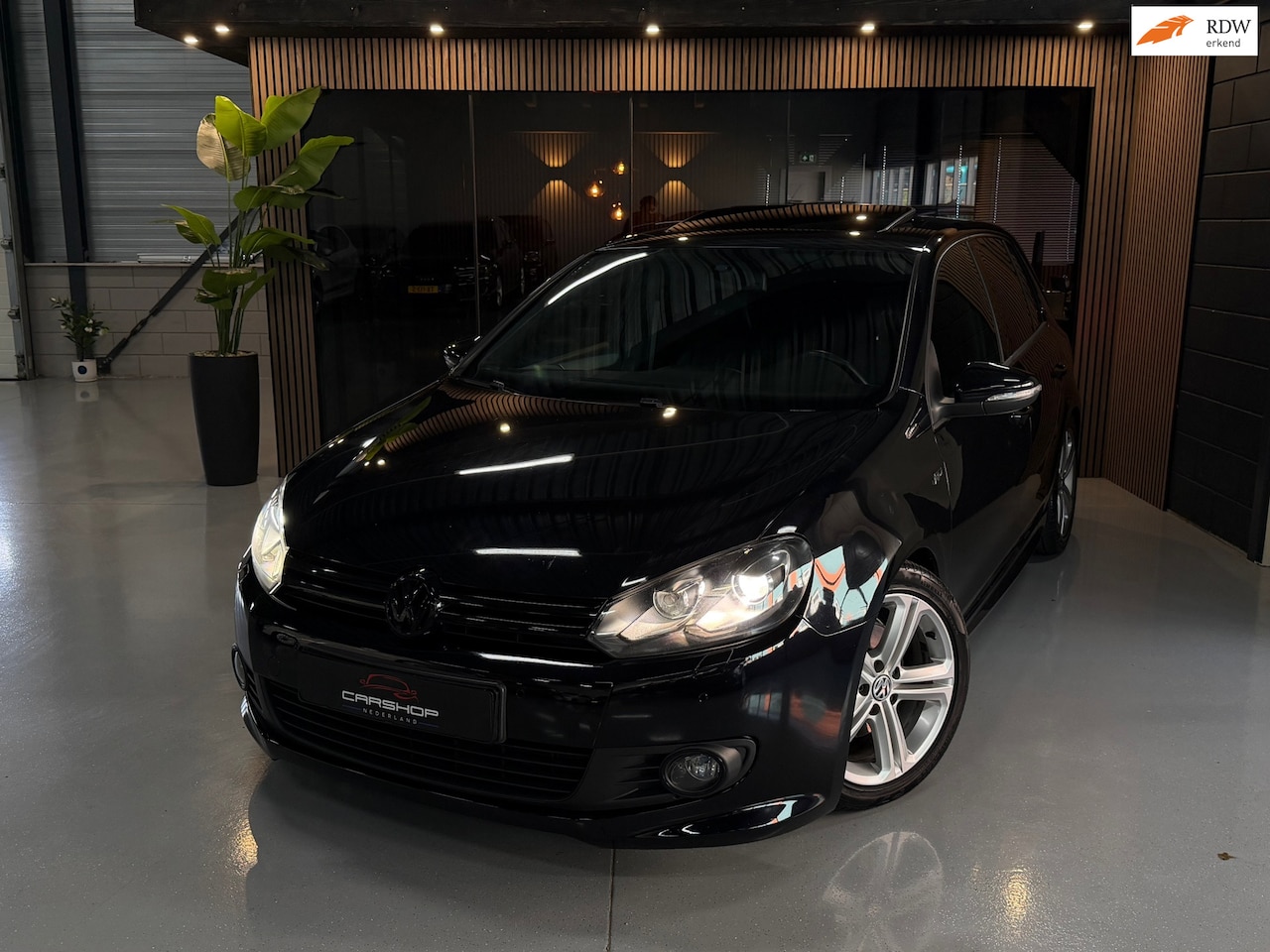 Volkswagen Golf - 1.4 TSI 122PK Highline 3X R-Line XENON/PANO - AutoWereld.nl