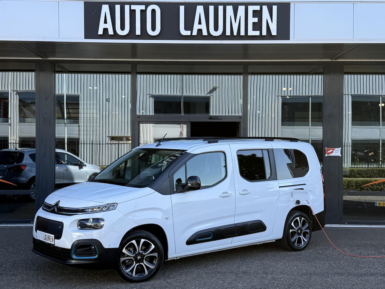 Citroën ë-Berlingo XL - Feel 50 kWh 3 Fase SOH 100% Full Electric Automaat Navi Carplay Camera Keyless Stoelverw. - AutoWereld.nl