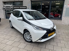 Toyota Aygo - 1.0 VVT-i x-play Camera Airco 5Drs