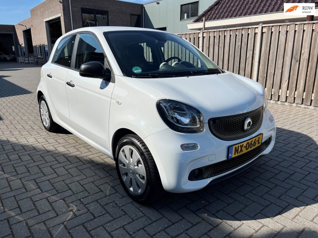 Smart Forfour - 1.0 Pure 5 drs Airco Cruise Control NAP - AutoWereld.nl