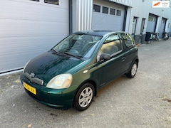 Toyota Yaris - 1.3-16V VVT-i Sol 215 DKM NAP