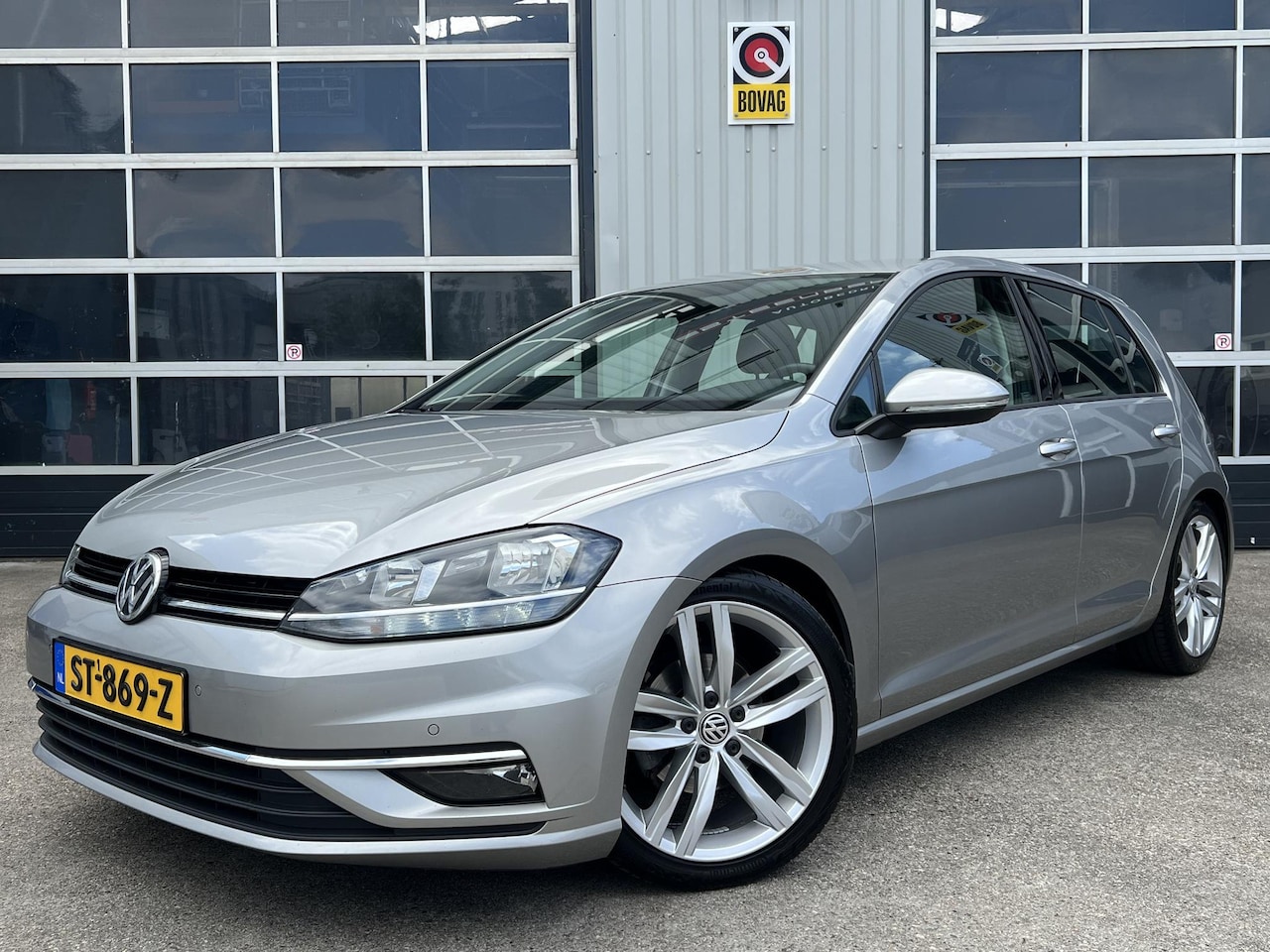Volkswagen Golf - 1.0 TSI Comfortline Business Stoelverwarming PDC NAVI LED - AutoWereld.nl