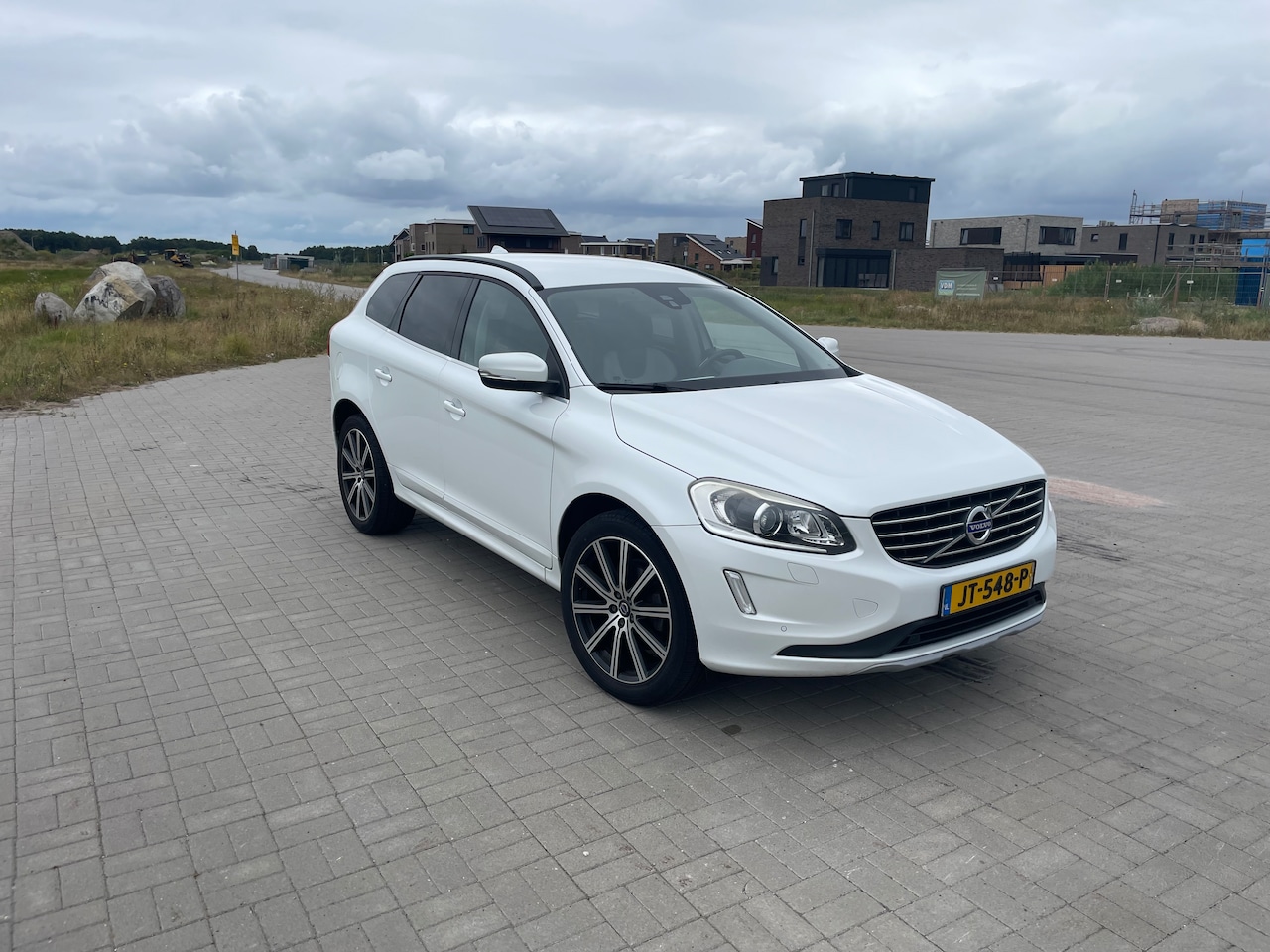 Volvo XC60 - 2.0 D4 FWD Momentum - AutoWereld.nl