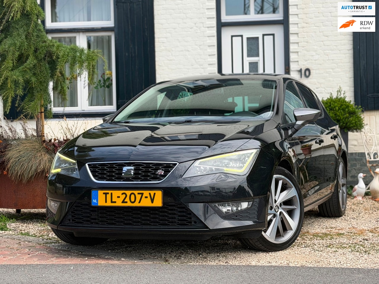 SEAT Leon - 1.8 TSI FR 180PK|Automaat|LED|Naci|Bluetooth| - AutoWereld.nl