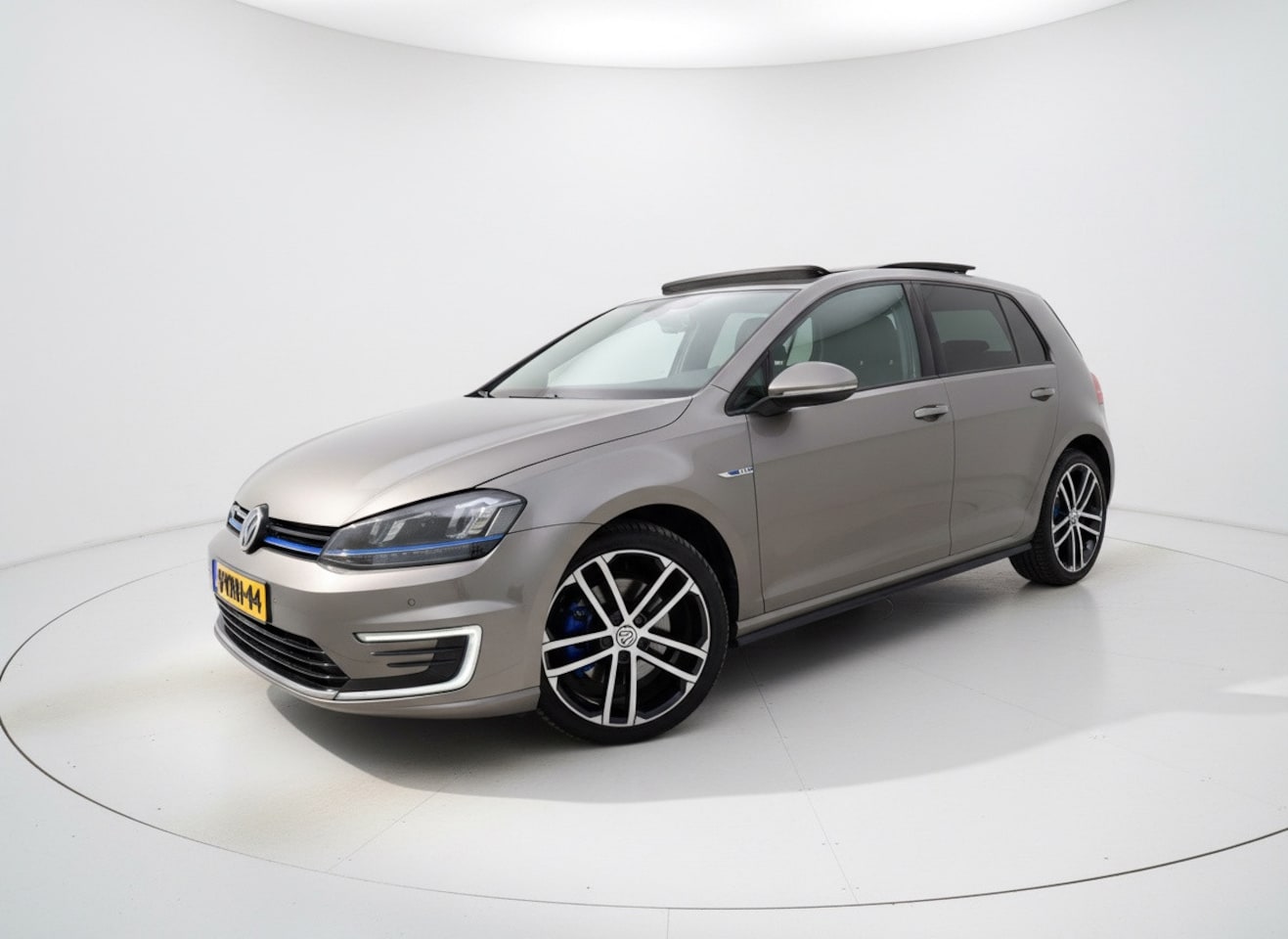Volkswagen Golf - 1.4 TSI GTE | Met Nw Megatronic - AutoWereld.nl