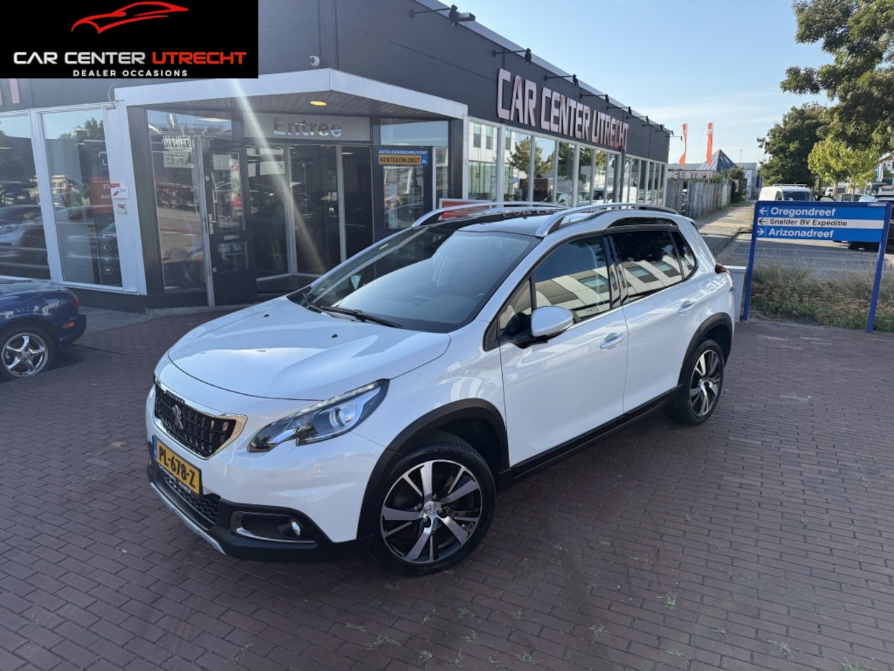 Peugeot 2008 - 1.2 PureTech Allure camera navi pano zeer netjes - AutoWereld.nl