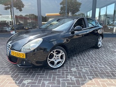Alfa Romeo Giulietta - 1.4 T Distinctive APK|NAP|18''|Custom uitlaat