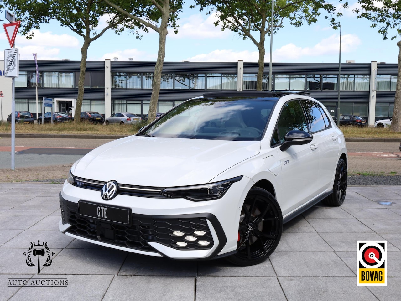 Volkswagen Golf - GTE 1.5 eHybrid 272PK | Panodak | Leer | Black Style | Garantie 2030 | Head-up | Stoel Ven - AutoWereld.nl