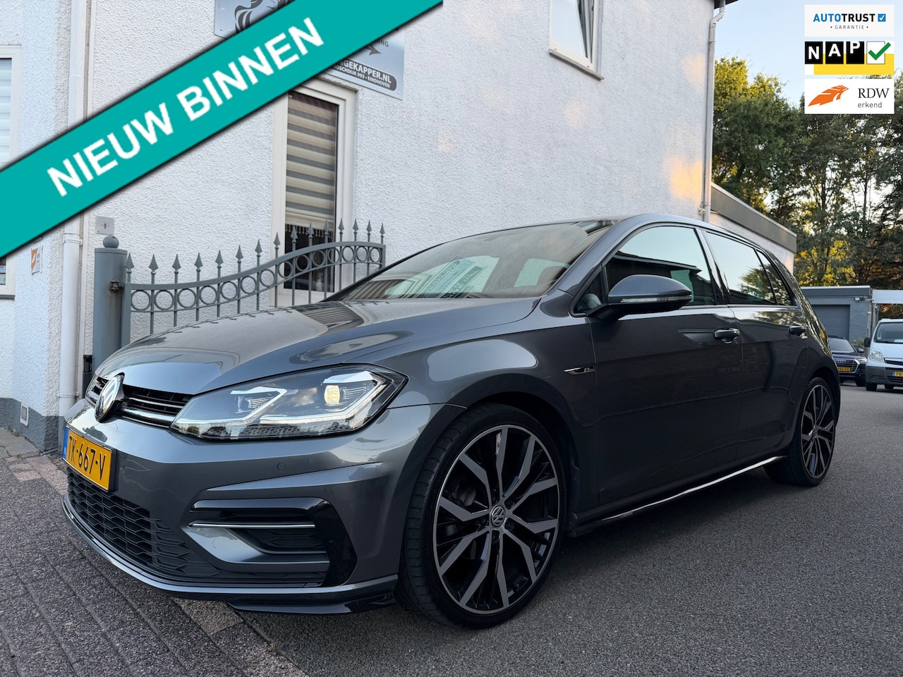 Volkswagen Golf - 1.0 TSI Business R-Line 2X | Cruise | Clima | Camera | Virtual | Carplay - AutoWereld.nl