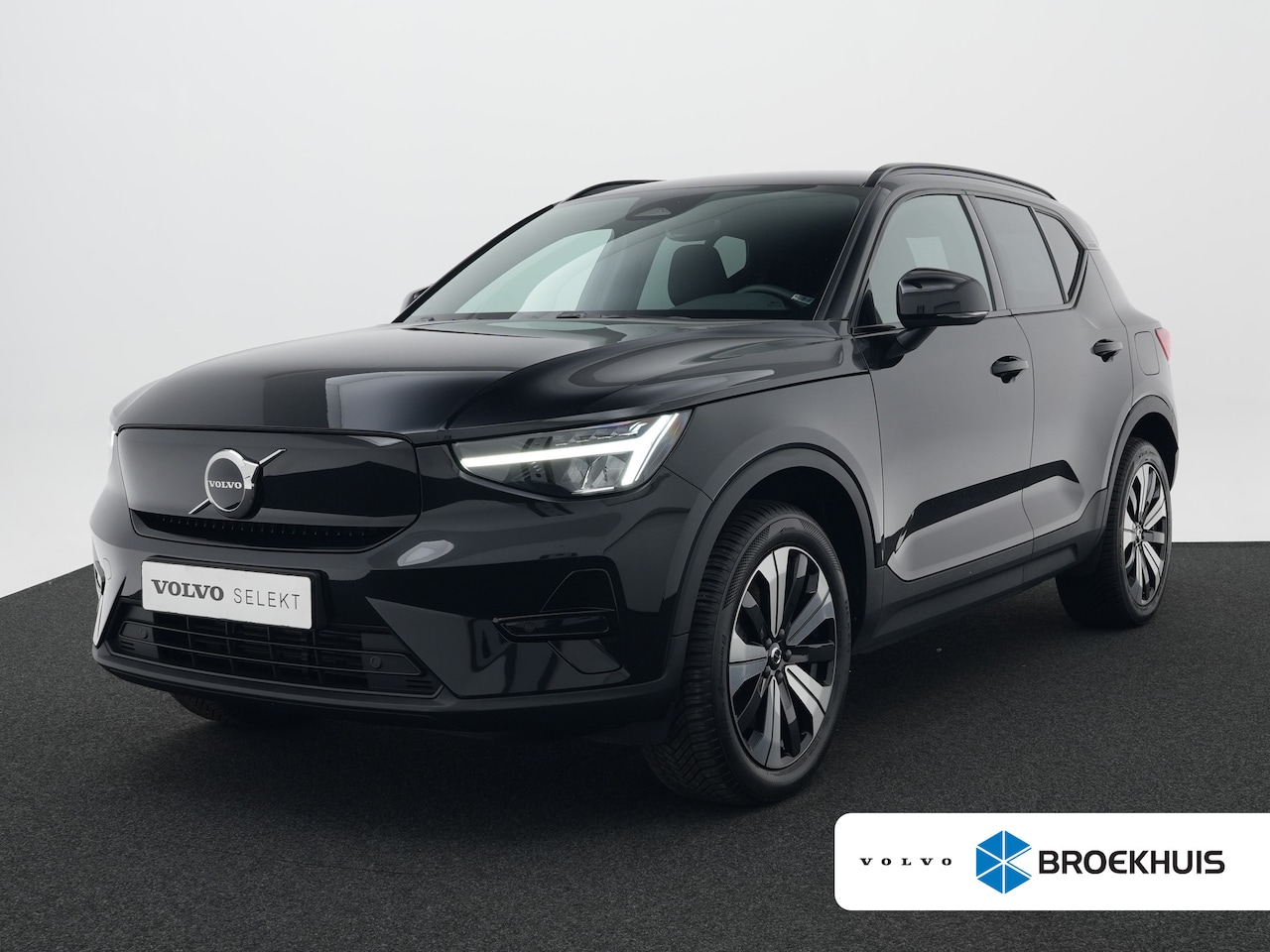 Volvo XC40 - Twin Recharge AWD Plus | 408pk | Trekhaak | Warmtepomp | Adaptive Cruise | BLIS | Stoel- & - AutoWereld.nl