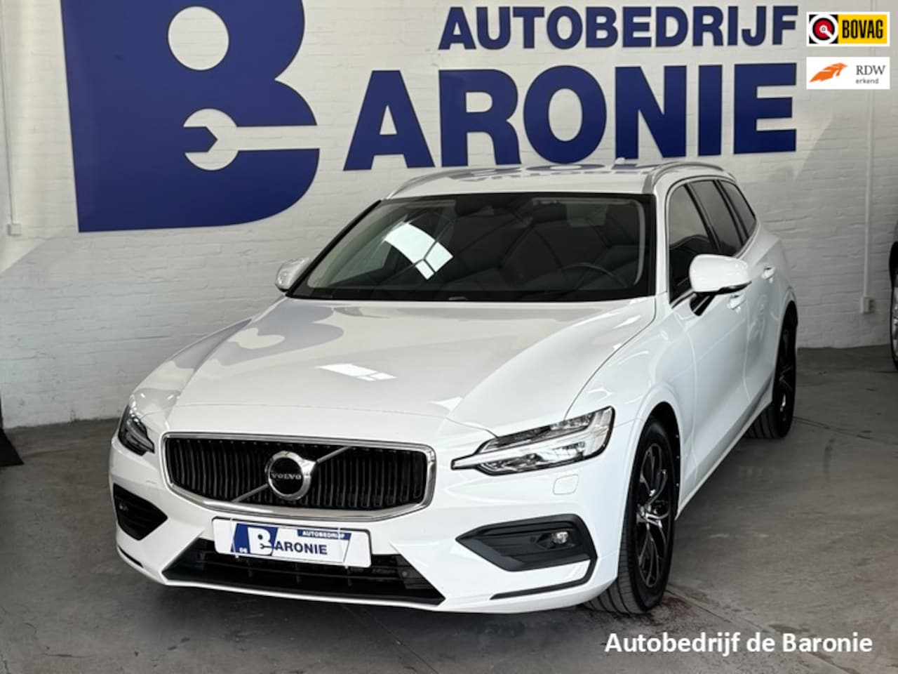 Volvo V60 - 2.0 B4 Business Pro 2.0 B4 Business Pro, adaptive cruise, camera, blis - AutoWereld.nl