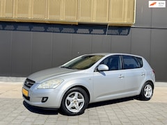 Kia Cee'd - 2.0 X-ecutive | Airco | LM velgen | AUX | Elektr ramen | Multf. stuur