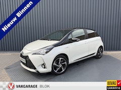 Toyota Yaris - 1.5 Hybrid Bi-Tone Plus | Pano dak | PDC Achter | 10 jr GARANTIE | Rijklaar