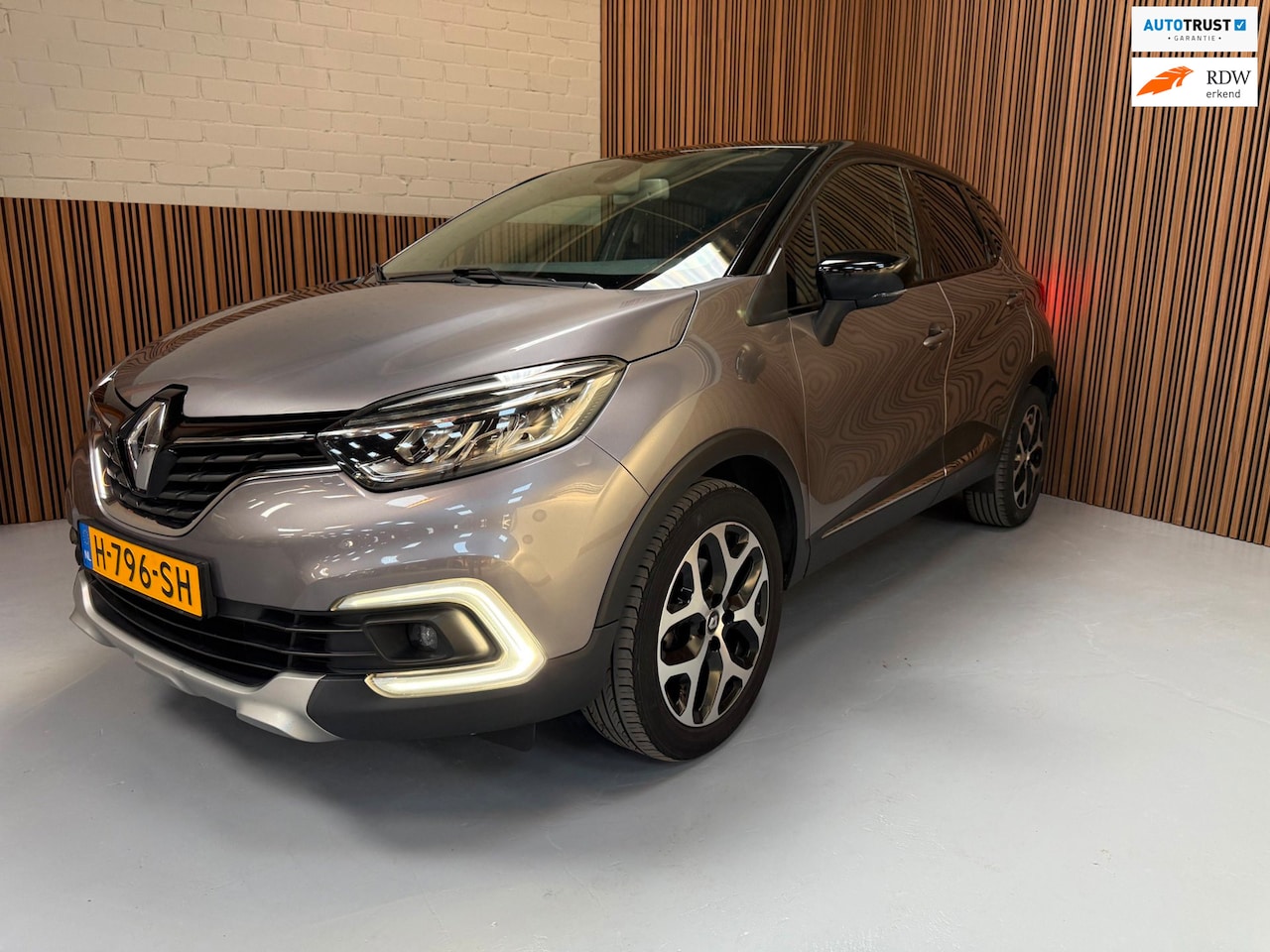 Renault Captur - 1.5 dCi Intens automaat, navi, PDC, led, cruise, nieuwe APK Schitterende auto. - AutoWereld.nl