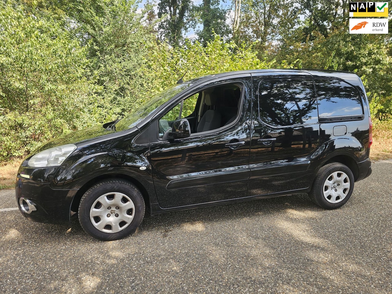 Peugeot Partner - 120 1.6 e-HDI L1 Navteq 120 1.6 e-HDI L1 Navteq - AutoWereld.nl
