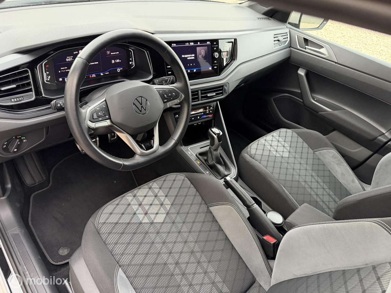 Volkswagen Polo - 1.0 TSI DSG 3X R-LINE IQ-Light VIRTUAL LED - AutoWereld.nl