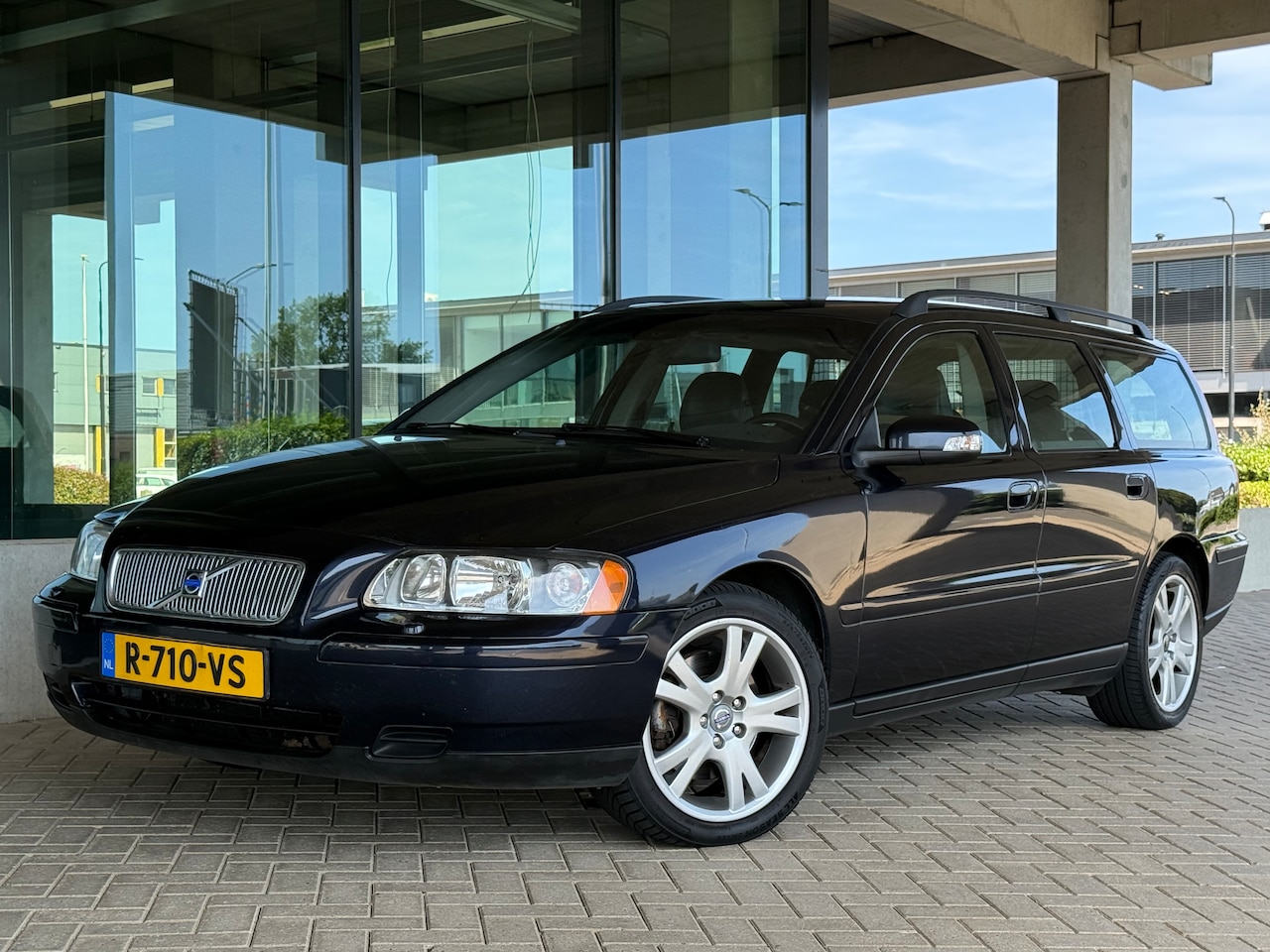 Volvo V70 - 2.5T Youngtimer Facelift Topconditie - AutoWereld.nl