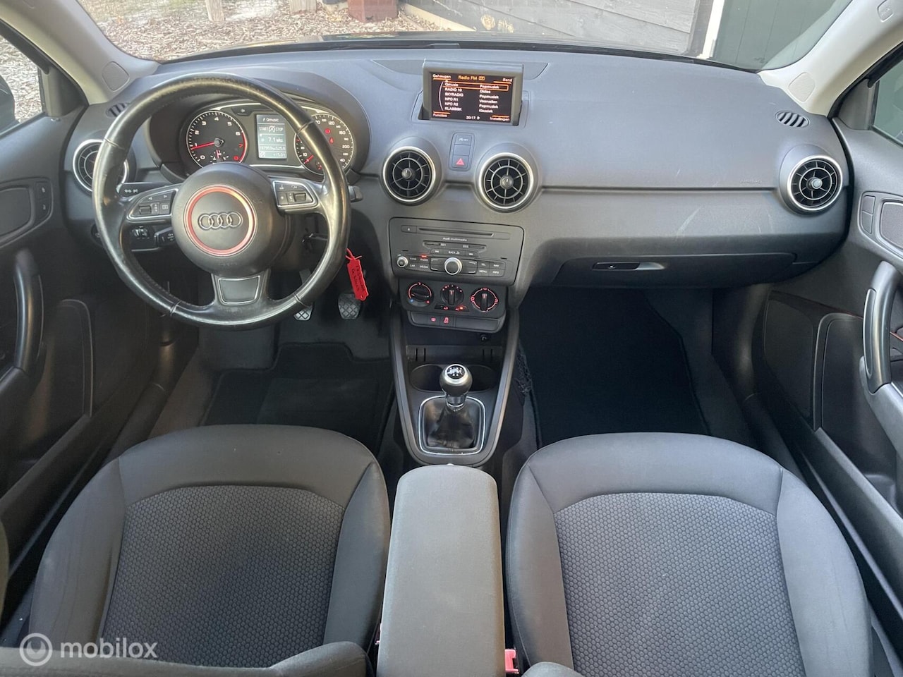 Audi A1 - 1.2 TFSI Attraction Pro Line Business 1.2 TFSI Attraction Pro Line Business, navigatie, - AutoWereld.nl